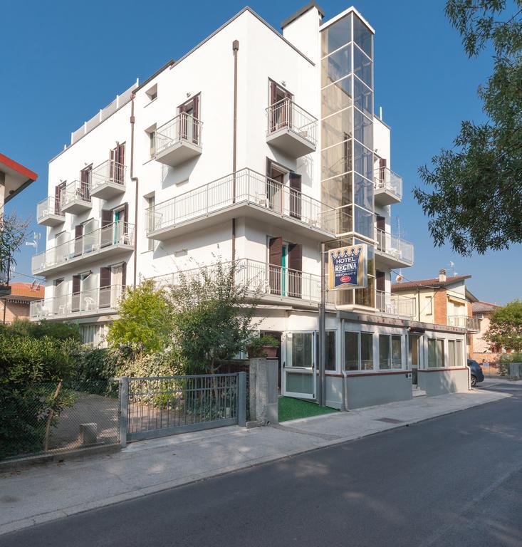 Regina Hotel E Ristorante Punta Marina Exteriér fotografie