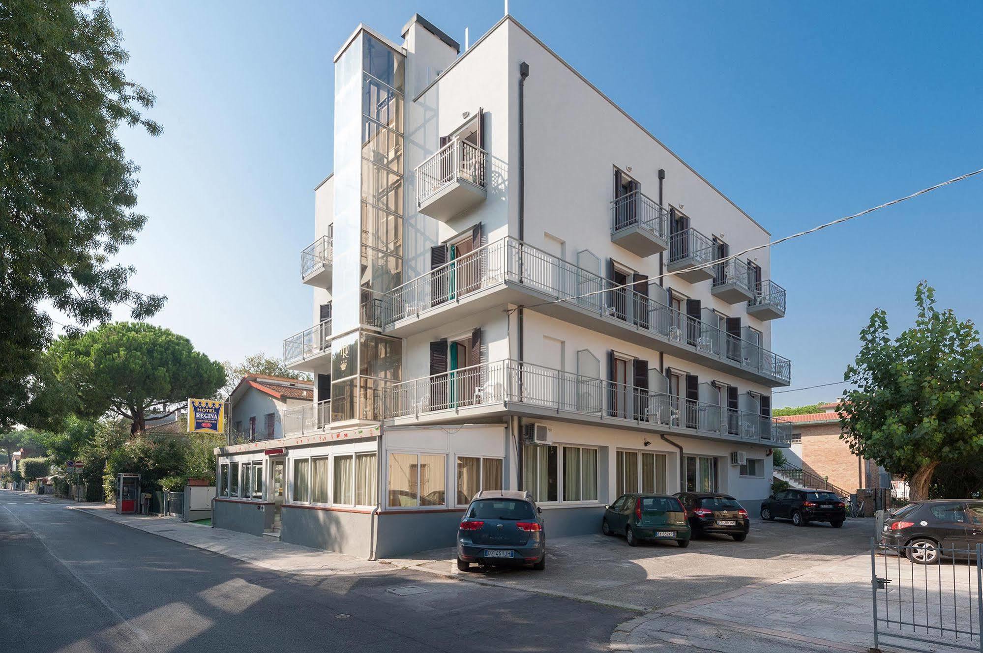 Regina Hotel E Ristorante Punta Marina Exteriér fotografie